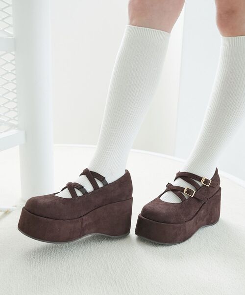 MAJESTIC LEGON(マジェスティックレゴン)の「ダブルクロス厚底シューズ(その他シューズ・レディース・ブラック/ブラウン・SMALL/MEDIUM/LARGE/X-LARGE)」の9枚目の写真