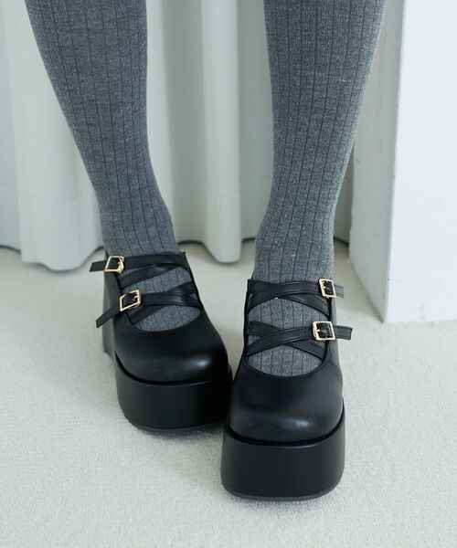 MAJESTIC LEGON(マジェスティックレゴン)の「ダブルクロス厚底シューズ(その他シューズ・レディース・ブラック/ブラウン・SMALL/MEDIUM/LARGE/X-LARGE)」の12枚目の写真