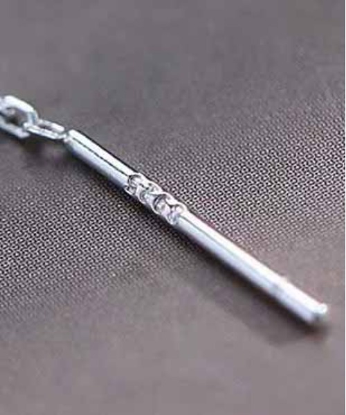 ALWAYS GOOD TIME(オルウェイズグッドタイム)の「【Silver925】金属アレルギー対応 キューブモチーフ ロングチェーンピアス(ピアス(両耳用)・レディース・ブラック/シルバー/ゴールド・FREE)」の11枚目の写真