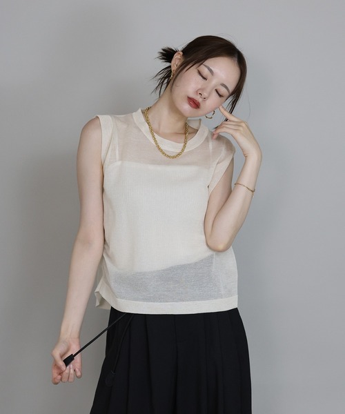 J by blue(ジェイバイブルー)の「麻混ギャザーシアーニット(タンクトップ・レディース・ブラック/アイボリー/ブラウン・MEDIUM)」の7枚目の写真