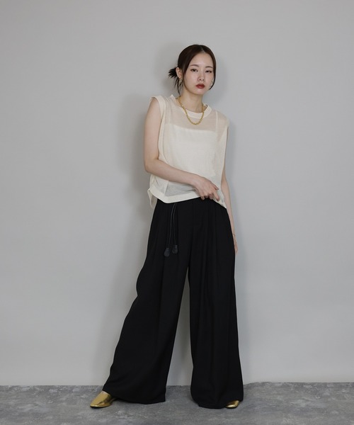 J by blue(ジェイバイブルー)の「麻混ギャザーシアーニット(タンクトップ・レディース・ブラック/アイボリー/ブラウン・MEDIUM)」の10枚目の写真