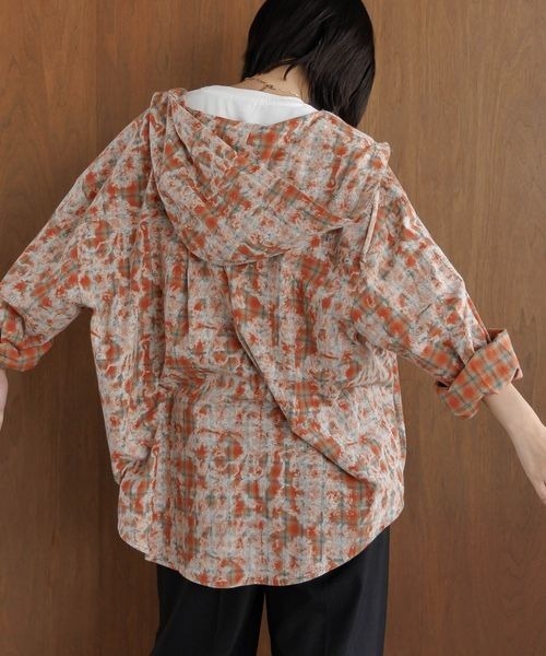 PBLIM(ページボーイリム)の「《UNISEX》オンブレフードシャツ(シャツ/ブラウス・レディース・オレンジ/ブルー/カーキ・FREE)」の5枚目の写真