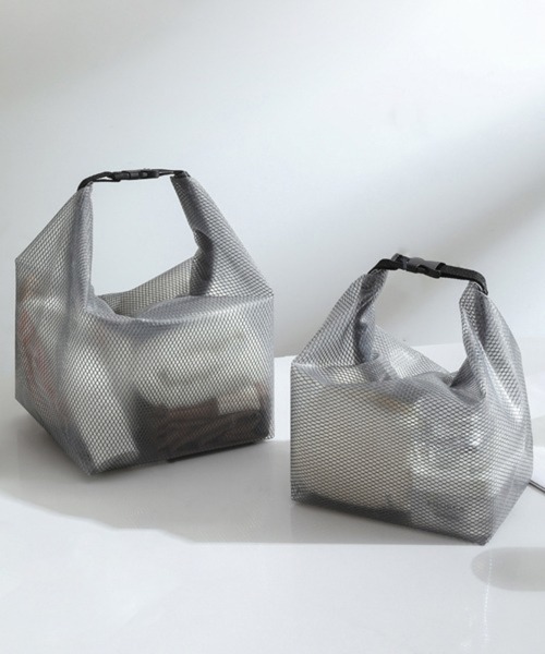 Pochi Pouch(ポチポーチ)の「Pochi Pouch/【3サイズ展開】メッシュ&クリア 防水 ドライ バッグ(エコバッグ/サブバッグ・レディース・グレー/ホワイト・SMALL/MEDIUM/LARGE)」の5枚目の写真
