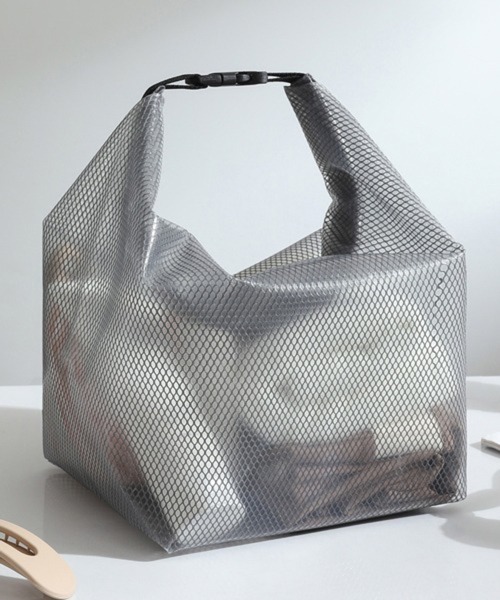 Pochi Pouch(ポチポーチ)の「Pochi Pouch/【3サイズ展開】メッシュ&クリア 防水 ドライ バッグ(エコバッグ/サブバッグ・レディース・グレー/ホワイト・SMALL/MEDIUM/LARGE)」の10枚目の写真