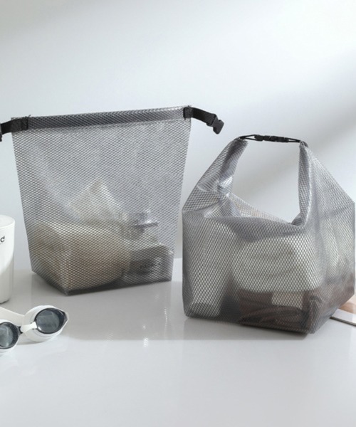 Pochi Pouch(ポチポーチ)の「Pochi Pouch/【3サイズ展開】メッシュ&クリア 防水 ドライ バッグ(エコバッグ/サブバッグ・レディース・グレー/ホワイト・SMALL/MEDIUM/LARGE)」の13枚目の写真