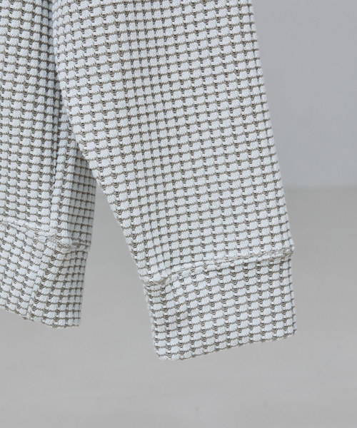 ABAHOUSE GRAY（アバハウスグレイ）の「【立体ビッグワッフル】 長袖Tシャツ（Tシャツ/カットソー・メンズ・ブラック/ホワイト/グレイッシュベージュ/グレイッシュブルー・46/48）」の9枚目の写真