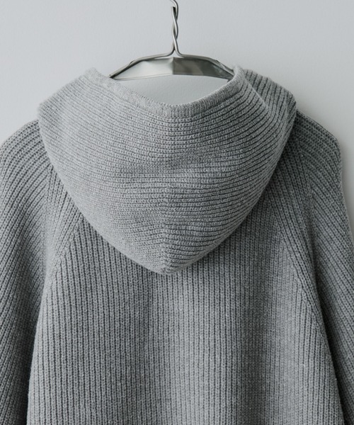WYM LIDNM（ウィム バイ リドム）の「AZE KNIT CROPPED HOODIE（ニット