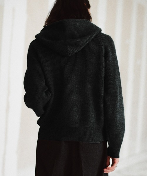 WYM LIDNM（ウィム バイ リドム）の「AZE KNIT CROPPED HOODIE（ニット/セーター・メンズ・杢グレー/オフホワイト/グレー系/チャコール・S/M/L）」の6枚目の写真