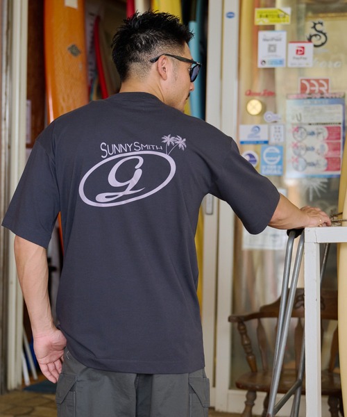 Sunny Smith(サニースミス)の「GODDESS embroidery Tee(Tシャツ/カットソー・メンズ・チャコール/オフホワイト・LARGE/MEDIUM)」の2枚目の写真