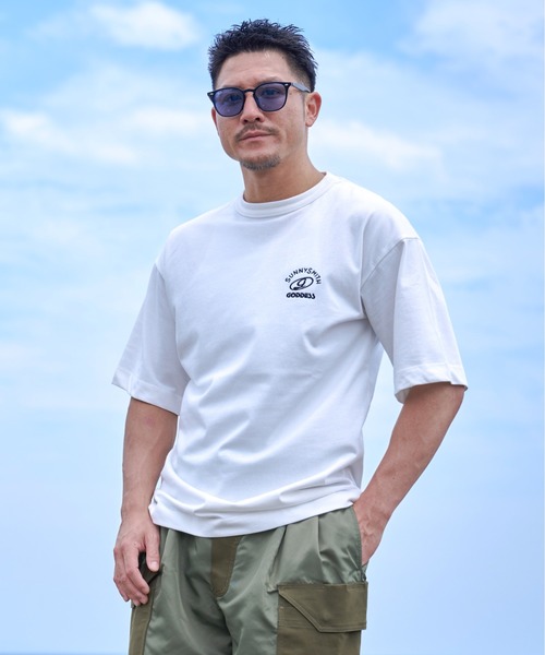 Sunny Smith(サニースミス)の「GODDESS embroidery Tee(Tシャツ/カットソー・メンズ・チャコール/オフホワイト・LARGE/MEDIUM)」の4枚目の写真