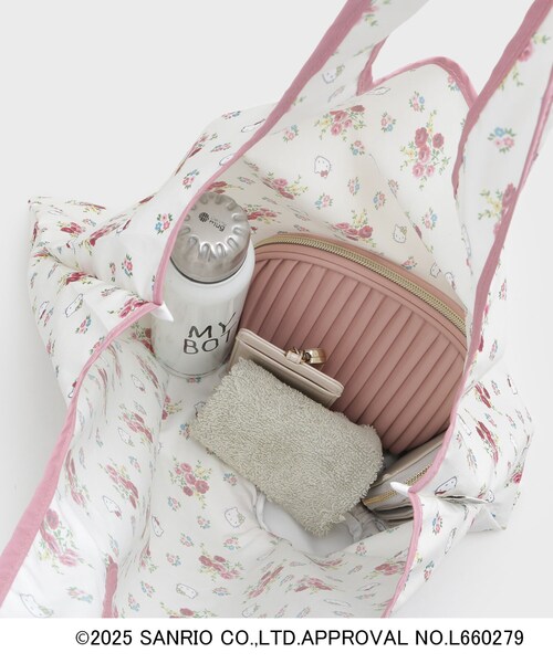 LAURA ASHLEY(ローラアシュレイ)の「【サンリオキャラクターズ コラボ】ハローキティ×ロザンヌ柄 パッカブルトートバッグ(エコバッグ/サブバッグ・レディース・ホワイト系3・00)」の9枚目の写真