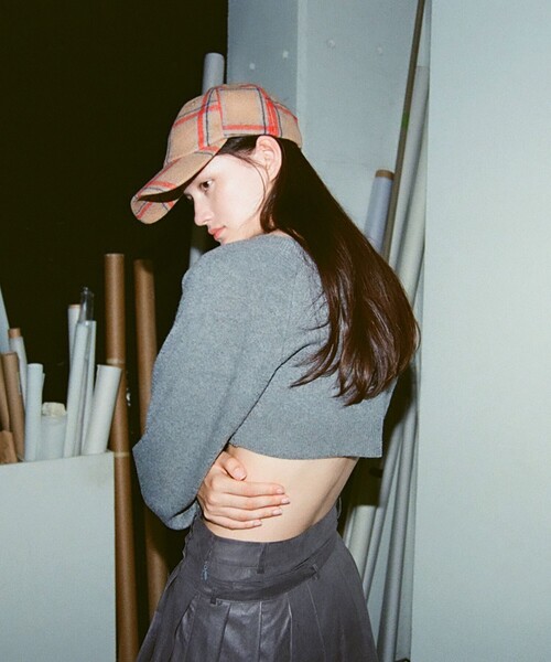 Ray BEAMS(レイビームス)の「クロップド クルーネック カーディガン(カーディガン/ボレロ・レディース・ダークブラウン/シルバー・ONE SIZE)」の11枚目の写真