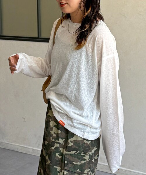 CPCM(シーピーシーエム)の「スラブシアーロンT(Tシャツ/カットソー・レディース・ブルー系その他/ブラック/ホワイト系その他/ベージュ系その他/レッド系その他/オフホワイト・MEDIUM/LARGE)」の12枚目の写真