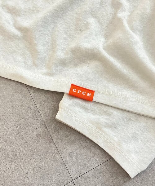 CPCM(シーピーシーエム)の「スラブシアーロンT(Tシャツ/カットソー・レディース・ブルー系その他/ブラック/ホワイト系その他/ベージュ系その他/レッド系その他/オフホワイト・MEDIUM/LARGE)」の20枚目の写真
