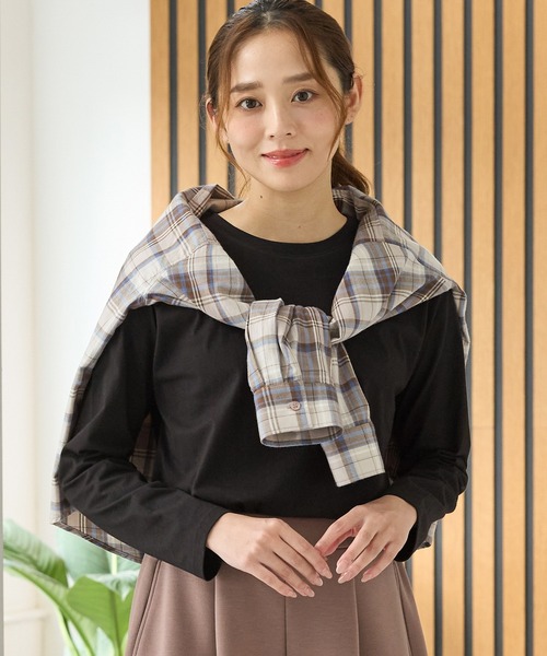 Honeys(ハニーズ)の「ロゴ刺繍Tシャツ(Tシャツ/カットソー・レディース・グリーン/ブラウン/ベージュ/ブラック/オフホワイト・L/LL/M/S)」の11枚目の写真