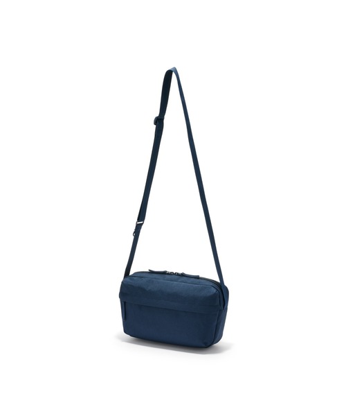 無印良品（ムジルシリョウヒン）の「背面ポケット付き　撥水ショルダーバッグ（ショルダーバッグ・レディース・ダークブラウン系/ラベンダー/チャコールグレー/ライトベージュ/ブラック/ネイビー系・FREE）」の5枚目の写真