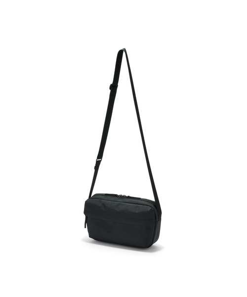 無印良品（ムジルシリョウヒン）の「背面ポケット付き　撥水ショルダーバッグ（ショルダーバッグ・レディース・ダークブラウン系/ラベンダー/チャコールグレー/ライトベージュ/ブラック/ネイビー系・FREE）」の2枚目の写真