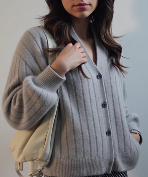 cammie(キャミー)の「モヘヤタッチニットカーディガン(カーディガン/ボレロ・レディース・ブラック/ベージュ/グレー/イエロー・F)」の8枚目の写真