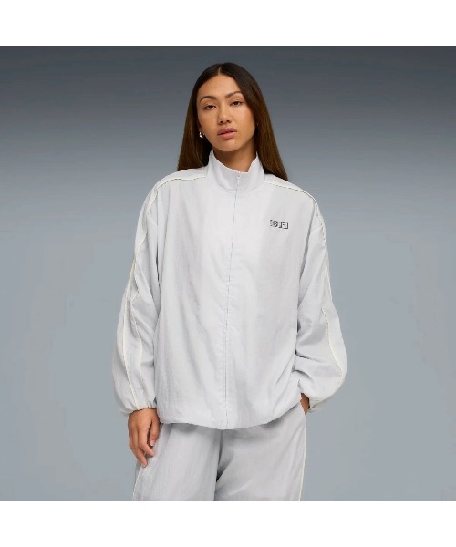 PUMA(プーマ)の「PUMA PUMA x ROSE T7 OVERSIZED TRACK JACKET WV(プーマ プーマ x ロゼ T7 オーバーサイズド トラック ジャケット WV)(ジャージ・レディース・ブラック系/シルバー系・SMALL/MEDIUM/LARGE)」の2枚目の写真
