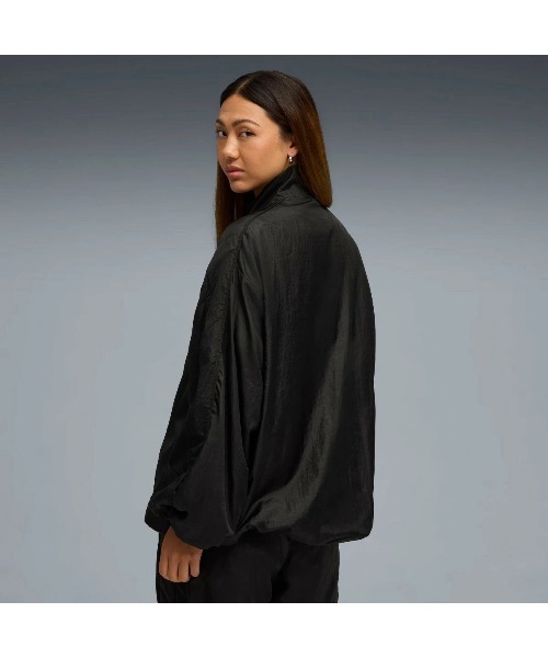 PUMA(プーマ)の「PUMA PUMA x ROSE T7 OVERSIZED TRACK JACKET WV(プーマ プーマ x ロゼ T7 オーバーサイズド トラック ジャケット WV)(ジャージ・レディース・ブラック系/シルバー系・SMALL/MEDIUM/LARGE)」の5枚目の写真