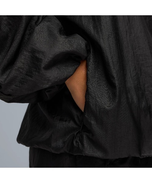 PUMA(プーマ)の「PUMA PUMA x ROSE T7 OVERSIZED TRACK JACKET WV(プーマ プーマ x ロゼ T7 オーバーサイズド トラック ジャケット WV)(ジャージ・レディース・ブラック系/シルバー系・SMALL/MEDIUM/LARGE)」の7枚目の写真
