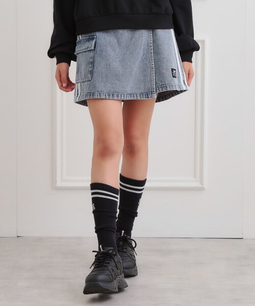 PINK-latte（ピンクラテ）の「ラップサイドラインスカパン（スカート・キッズ・ブラック系3/ブルー系その他5/カーキ系3/ブラック・13/14/15 /16）」の4枚目の写真