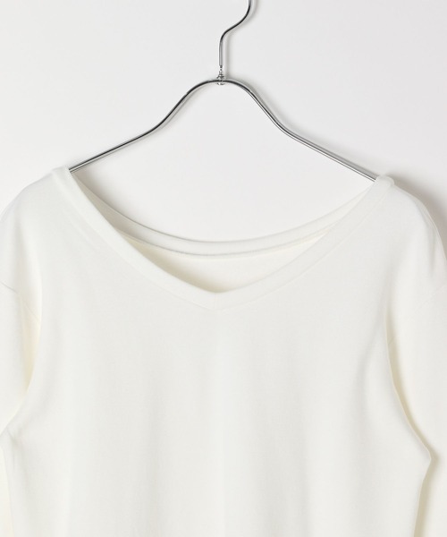 BAYFLOW（ベイフロー）の「[前後VとUネックで着られる]2WAYストレッチスムースロンT（Tシャツ/カットソー・レディース・オフホワイト/グレー/ブラック/ベージュ・SMALL/MEDIUM/LARGE）」の21枚目の写真