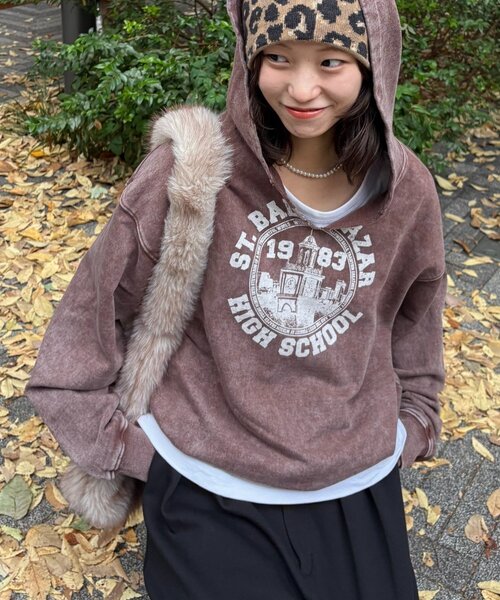 CIAOPANIC TYPY（チャオパニックティピー）の「【UNISEX】ヘビーウェイト加工スキッパーフーディー（パーカー・レディース・グリーン/レッド/ブラウン/ブラック・MEDIUM/LARGE）」の2枚目の写真