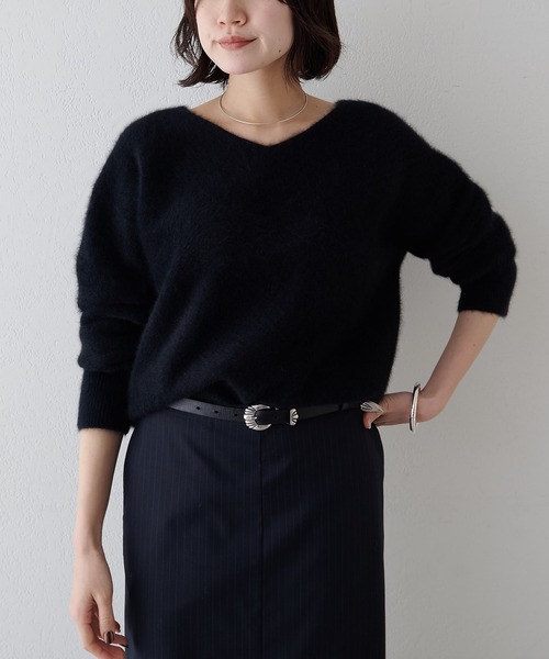 Whim Gazette（ウィムガゼット）の「フォックスウール Vネックプルオーバー（ニット/セーター・レディース・グレー/モカ/ミント/オフホワイト/ベビーピンク/ネイビー/ブラック・FREE）」の3枚目の写真