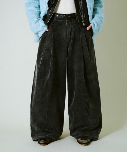 CAMPHOR WOOD(カンファーウッド)の「super baggy faded corduroy trousers / スーパーワイドバギーフェードコーディロイパンツ(その他パンツ・メンズ・ブラック/バーガンディー・SMALL/MEDIUM/LARGE)」の1枚目の写真