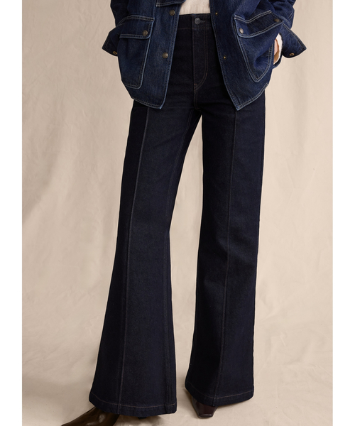 Banana Republic（バナナリパブリック）の「ハイライズ スーパー フレアージーンズ（デニムパンツ・レディース・インディゴブルー・24/25/28/27/26）」の6枚目の写真