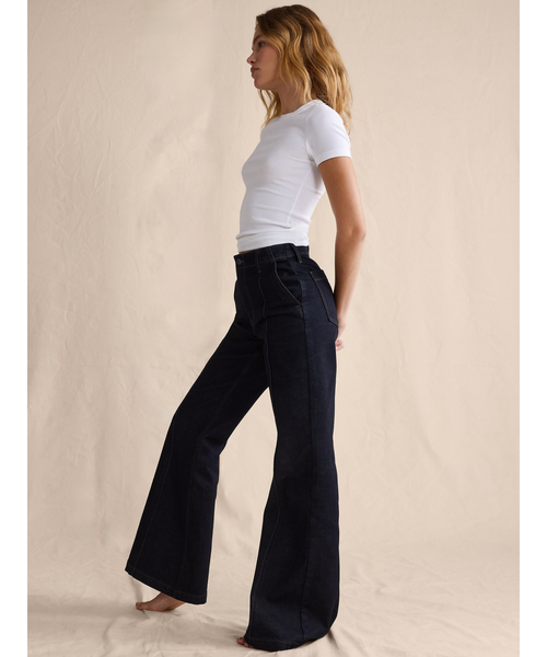 Banana Republic（バナナリパブリック）の「ハイライズ スーパー フレアージーンズ（デニムパンツ・レディース・インディゴブルー・24/25/28/27/26）」の7枚目の写真