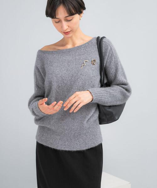 URBAN RESEARCH ROSSO WOMEN（アーバンリサーチ　ロッソ）の「エアリーニット2WAYネックプルオーバー（ニット/セーター・レディース・ベージュ/グレー・FREE）」の3枚目の写真