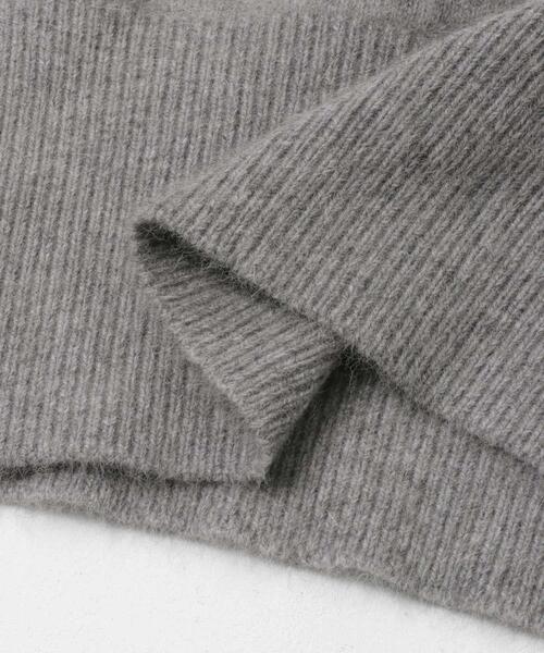 URBAN RESEARCH ROSSO WOMEN（アーバンリサーチ　ロッソ）の「エアリーニット2WAYネックプルオーバー（ニット/セーター・レディース・ベージュ/グレー・FREE）」の13枚目の写真