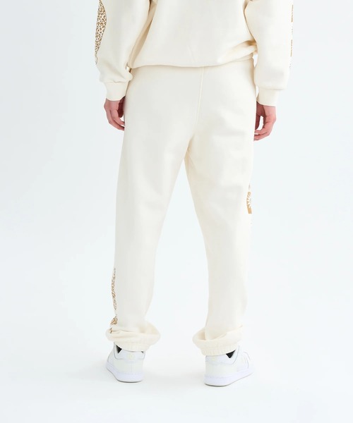 RVCA(ルーカ)の「RVCA レディース BAGGY BF SWEAT PANTS セットアップボトムス 【2025年秋冬モデル】 @autumn/ルーカスウェットパンツ(スウェットパンツ・レディース・オフホワイト/ブラック・MEDIUM/SMALL)」の4枚目の写真