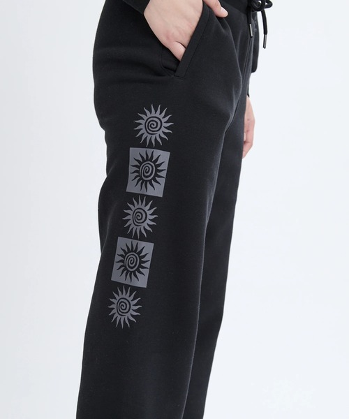 RVCA(ルーカ)の「RVCA レディース BAGGY BF SWEAT PANTS セットアップボトムス 【2025年秋冬モデル】 @autumn/ルーカスウェットパンツ(スウェットパンツ・レディース・オフホワイト/ブラック・MEDIUM/SMALL)」の11枚目の写真