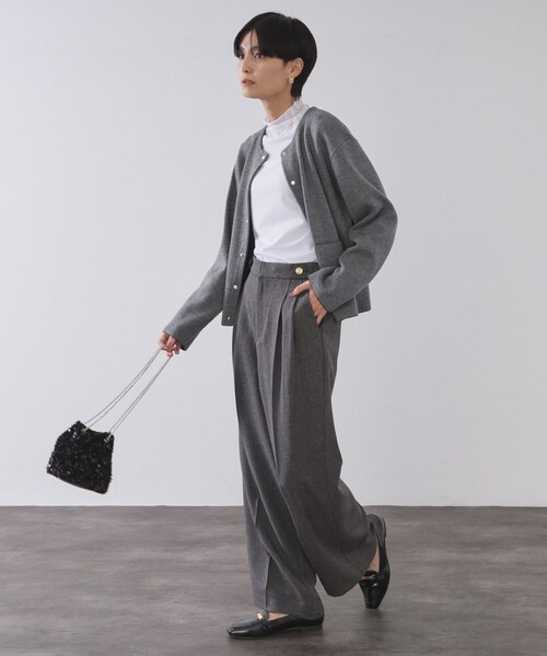 OPAQUE.CLIP(オペークドットクリップ)の「シアーハイネックトップス【洗濯機OK】(Tシャツ/カットソー・レディース・ホワイト/ライトグレー/ブラック/サックスブルー/アイボリー・36/38/40/42)」の8枚目の写真