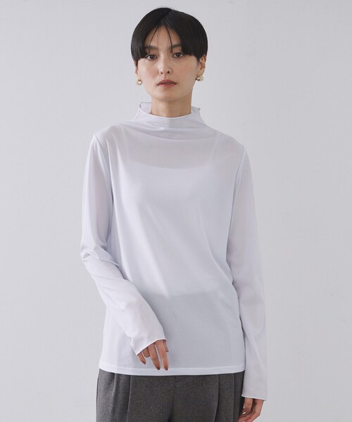 OPAQUE.CLIP(オペークドットクリップ)の「シアーハイネックトップス【洗濯機OK】(Tシャツ/カットソー・レディース・ホワイト/ライトグレー/ブラック/サックスブルー/アイボリー・36/38/40/42)」の10枚目の写真