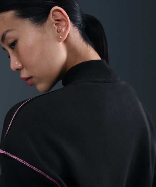 NIKE（ナイキ）の「ナイキ スポーツウェア フェニックス フリース ウィメンズ モックネック スウェットシャツ / Nike Sportswear Phoenix Fleece Women's Mock-Neck Sweatshirt IM7491-010 Black（スウェット・レディース・ブラック・L/M/S/XS/XL）」の8枚目の写真