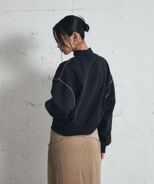 NIKE（ナイキ）の「ナイキ スポーツウェア フェニックス フリース ウィメンズ モックネック スウェットシャツ / Nike Sportswear Phoenix Fleece Women's Mock-Neck Sweatshirt IM7491-010 Black（スウェット・レディース・ブラック・L/M/S/XS/XL）」の2枚目の写真