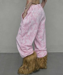 NIIER NOR（ニアノア）の「A'GEM/9 × .kom 『NIIER NOR/ニアノア』 BADDIE ANGEL SWEATPANTS/バディーエンジェル スウェットパンツ（スウェットパンツ）」