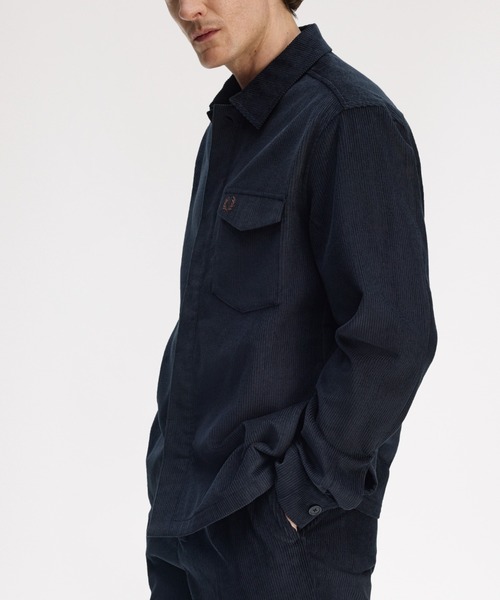 FRED PERRY（フレッドペリー）の「Corduroy Overshirt／コーデュロイオーバーシャツ（シャツ/ブラウス・メンズ・ネイビー/グリーン・M/L）」の3枚目の写真