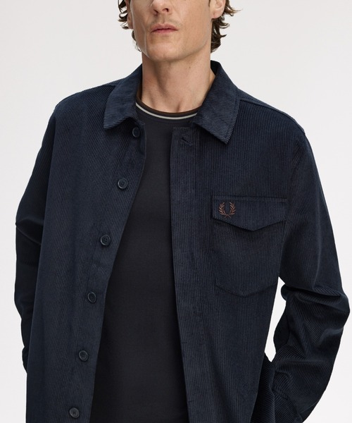FRED PERRY（フレッドペリー）の「Corduroy Overshirt／コーデュロイオーバーシャツ（シャツ/ブラウス・メンズ・ネイビー/グリーン・M/L）」の4枚目の写真