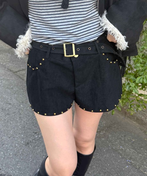 HALEY PESCA(ヘーリーペスカ)の「HALEY PESCA/【ベルト付属】フェイクスエード スタッズショートパンツ(その他パンツ・レディース・ブラック/ブラウン・SMALL/MEDIUM)」の2枚目の写真