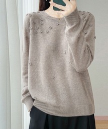 立体モチーフ付きニットセーター
