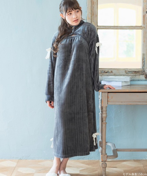 fran de lingerie（フランデランジェリー）の「もこもこ ワンピース ルームウェア パジャマ 冬 あったか 着る毛布 部屋着 レディース モコモコ「メモリーフリース」（ルームウェア/パジャマ・レディース・ホワイト系その他/ダークグレー/ピンク系その他2・M-L）」の5枚目の写真