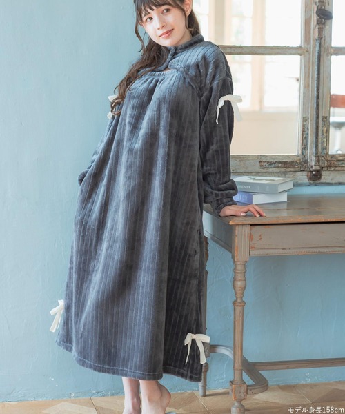 fran de lingerie（フランデランジェリー）の「もこもこ ワンピース ルームウェア パジャマ 冬 あったか 着る毛布 部屋着 レディース モコモコ「メモリーフリース」（ルームウェア/パジャマ・レディース・ホワイト系その他/ダークグレー/ピンク系その他2・M-L）」の6枚目の写真