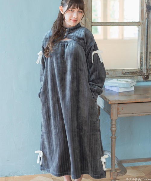 fran de lingerie（フランデランジェリー）の「もこもこ ワンピース ルームウェア パジャマ 冬 あったか 着る毛布 部屋着 レディース モコモコ「メモリーフリース」（ルームウェア/パジャマ・レディース・ホワイト系その他/ダークグレー/ピンク系その他2・M-L）」の7枚目の写真