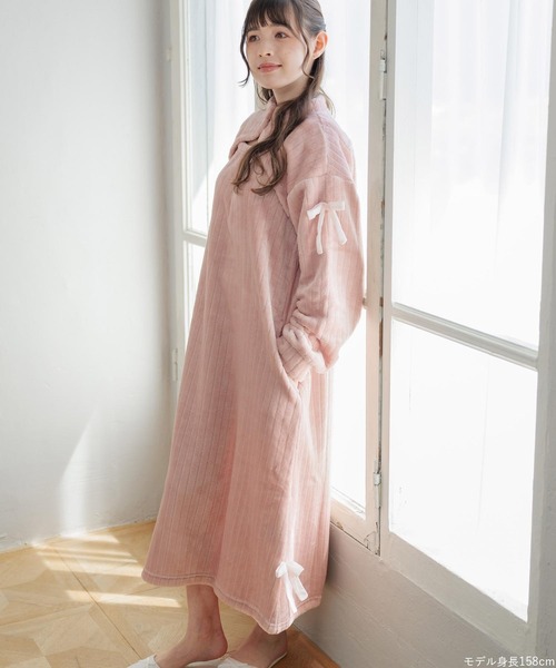 fran de lingerie（フランデランジェリー）の「もこもこ ワンピース ルームウェア パジャマ 冬 あったか 着る毛布 部屋着 レディース モコモコ「メモリーフリース」（ルームウェア/パジャマ・レディース・ホワイト系その他/ダークグレー/ピンク系その他2・M-L）」の16枚目の写真