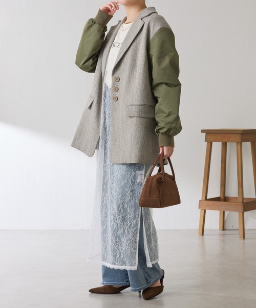 COLLAGE GALLARDAGALANTE(コラージュガリャルダガランテ)の「3つ釦コンビスリーブジャケット(その他アウター・レディース・ベージュ/ネイビー・FREE)」の3枚目の写真